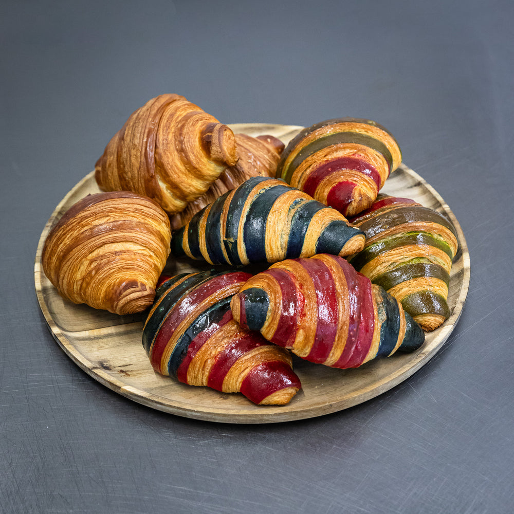 
            
                Load image into Gallery viewer, Croissants 4 pack
            
        